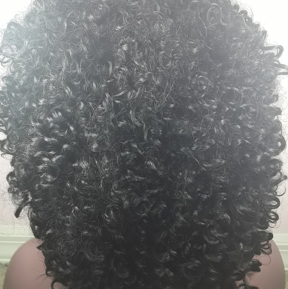 Black Curly Short Synthetic Wig - Picture 2 of 7